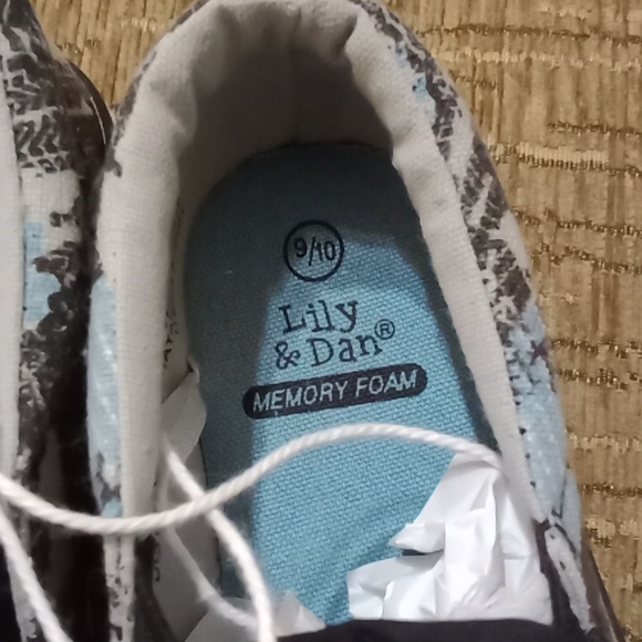 #542Brand new Lily&Dan Memory Foam Canvas Slip On Children's Shoes.9/10 - Picture 6 of 7